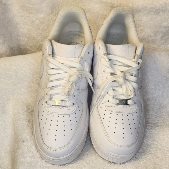 White Air Force 1 '07 - Picture 3 of 5